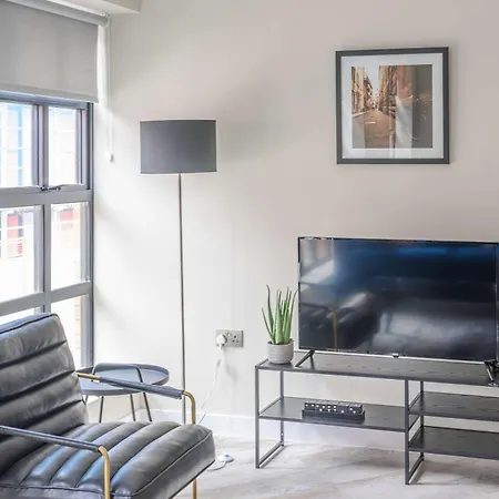 Beautiful 2 Bedroom Apartment Birmingham